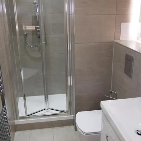 Stylish 2 Bedrooms, 2 Bathrooms With Workspace In Milton Keynes Exterior photo